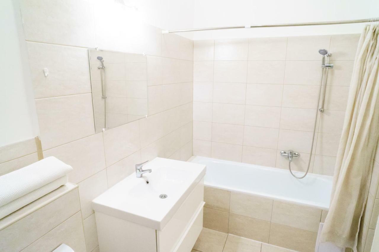 Appartement Kingdom & Car Parking On-site & Aircon & Quiet & Family Friendly *